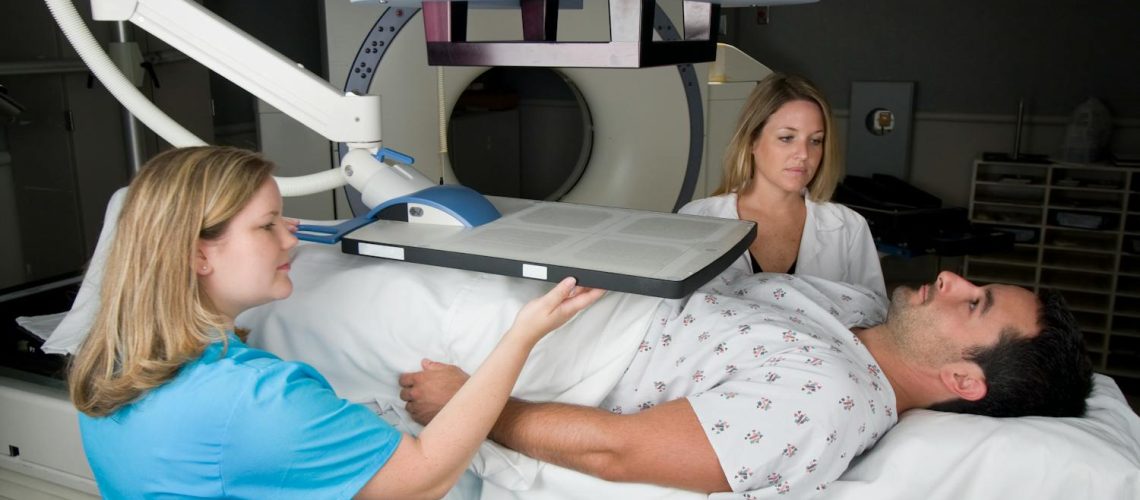 Cancer de la prostate et radiothérapie : comment se déroule ce traitement ?